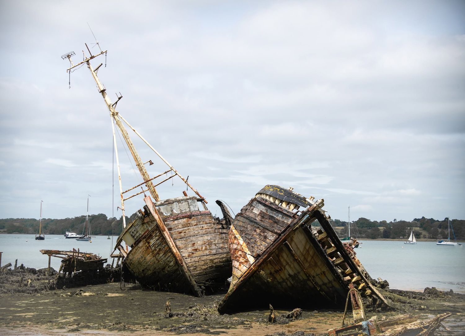 Shipwrecked boats colour wall art print